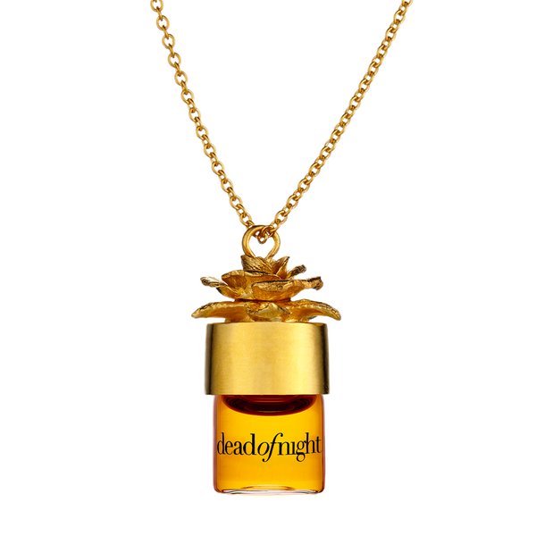 deadofnight potion pendant carrying your favorite perfume in a gold necklace. Necklace allows you to substitute fragrances at your desire.